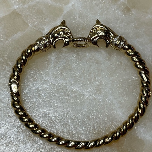 Stella & Dot Jewelry - Stella & Dot Gold Tone Panther Head Hinged Bangle – Excellent Condition